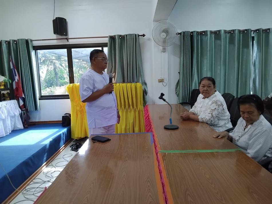 โครงการอบรมคุณธรรม จริยธรรม ให้กับคณะผู้บริหาร  สมาชิก อบต.และพนักงานฯ   ณ ห้องประชุม อบต.หนองโสน